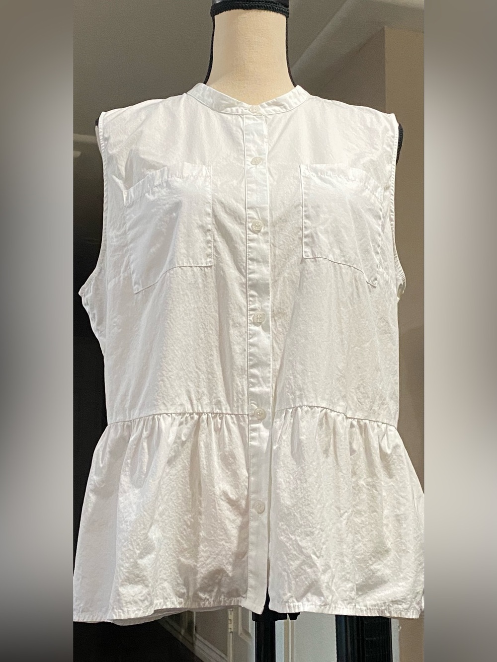 Nordstrom White Sleeveless Button-Down Peplum Top